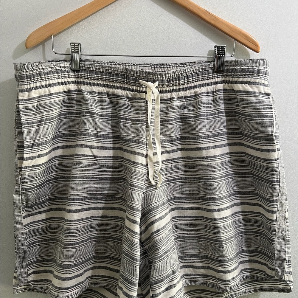 J Jill Love Linen Womens XL Gray White Striped Drawstring Shorts Classic Summer